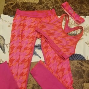 **SOLD** Girls Under Armour Leggings